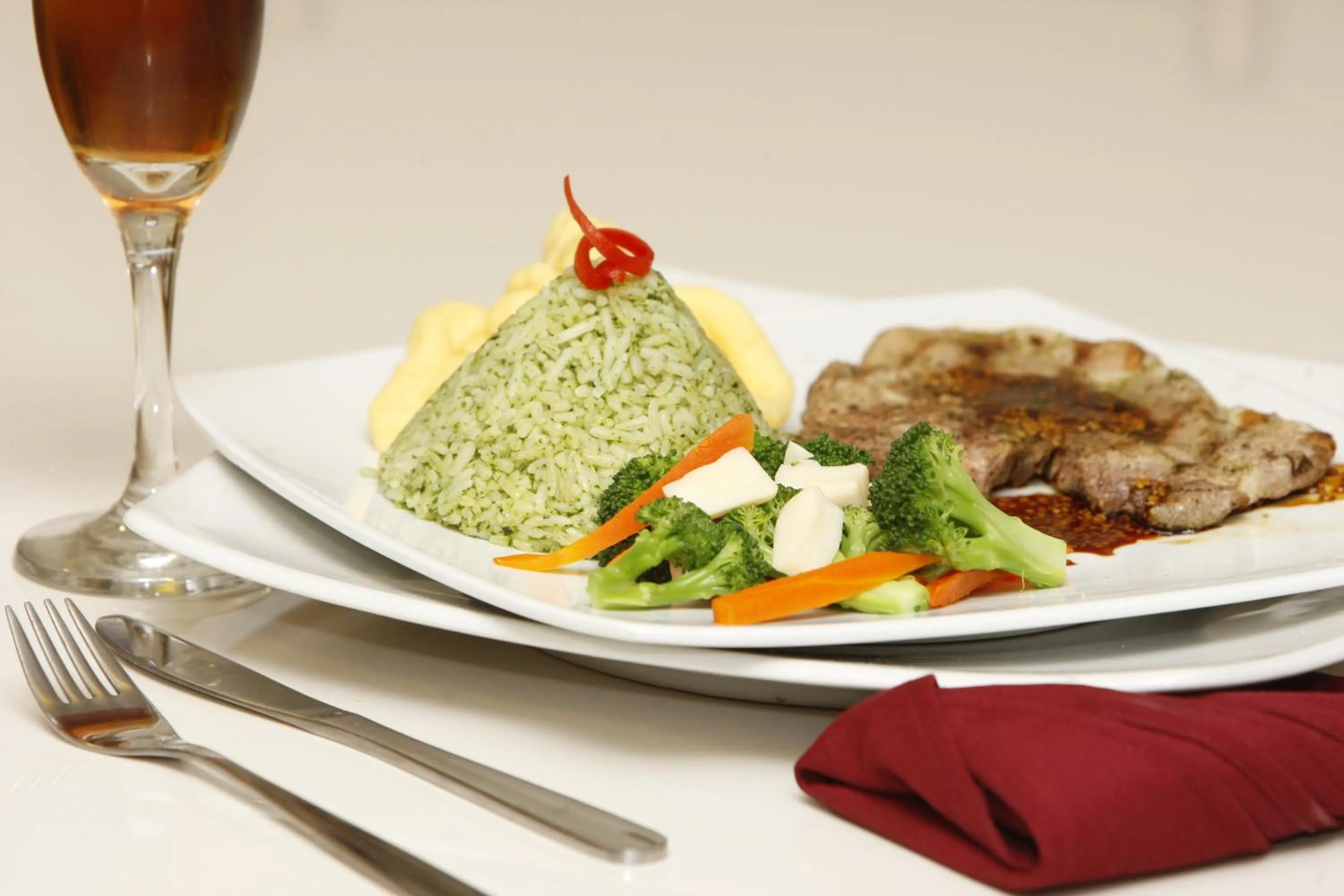 Restaurant/places to eat in Kuna Hotel