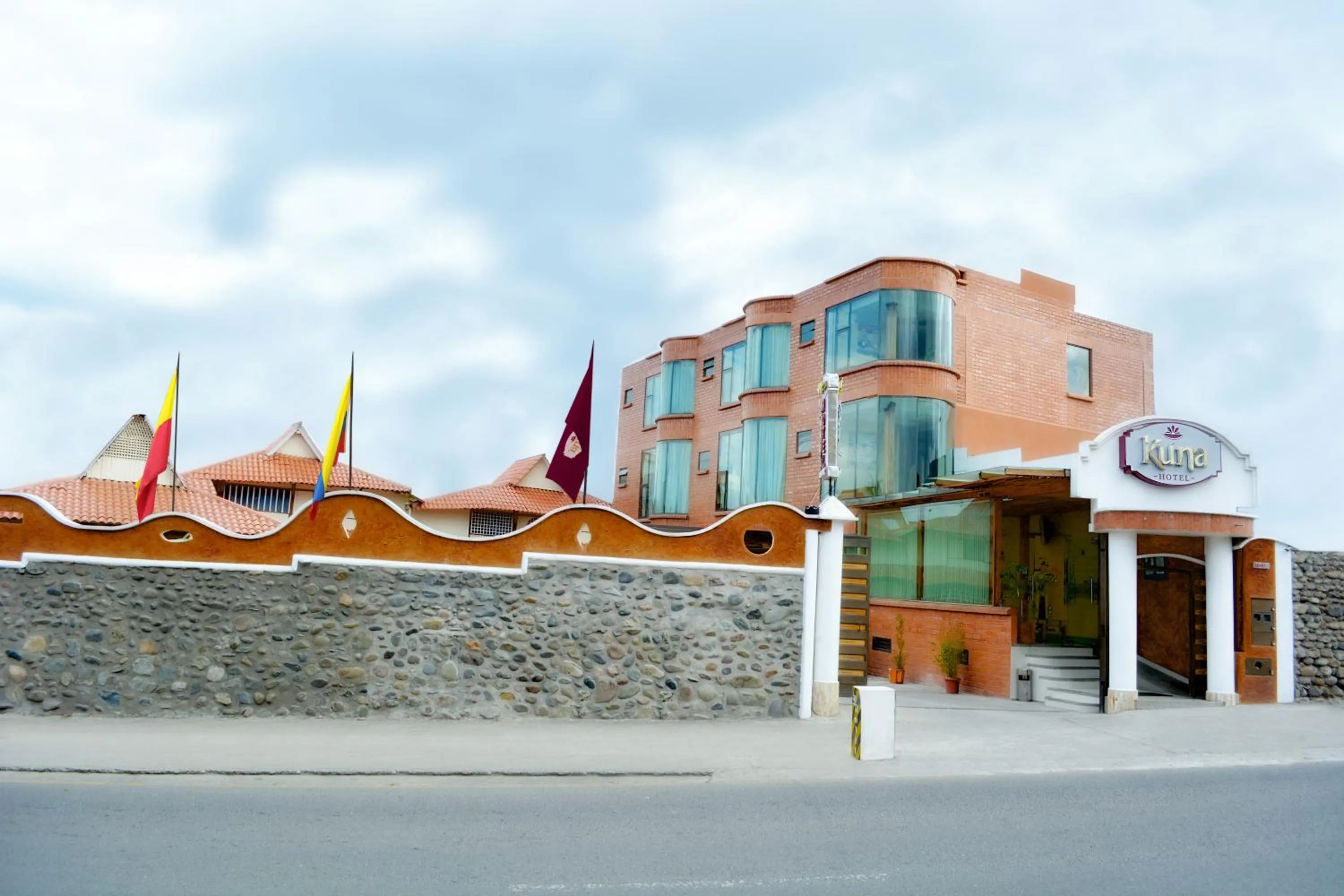 Facade/entrance in Kuna Hotel