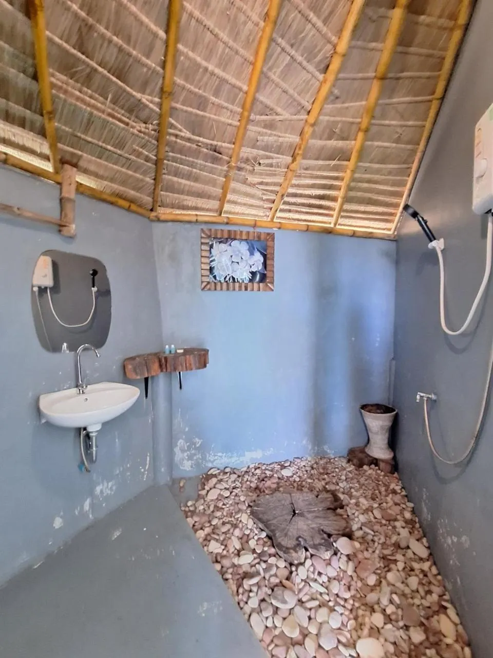 Toilet in Miss You Beach Resort Koh Mak