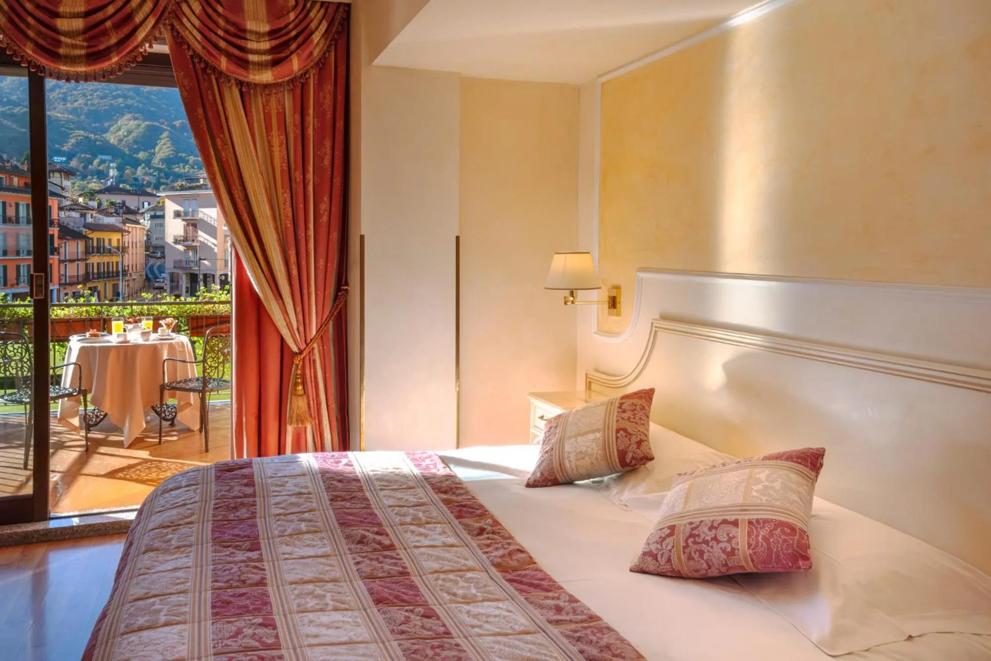 Bedroom, Bed in Grand Hotel Dino