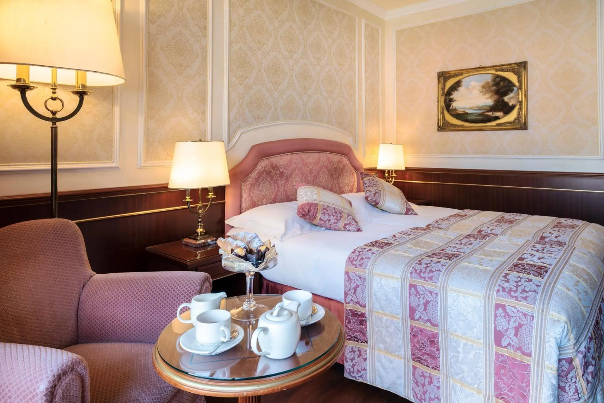 Bedroom, Bed in Grand Hotel Dino