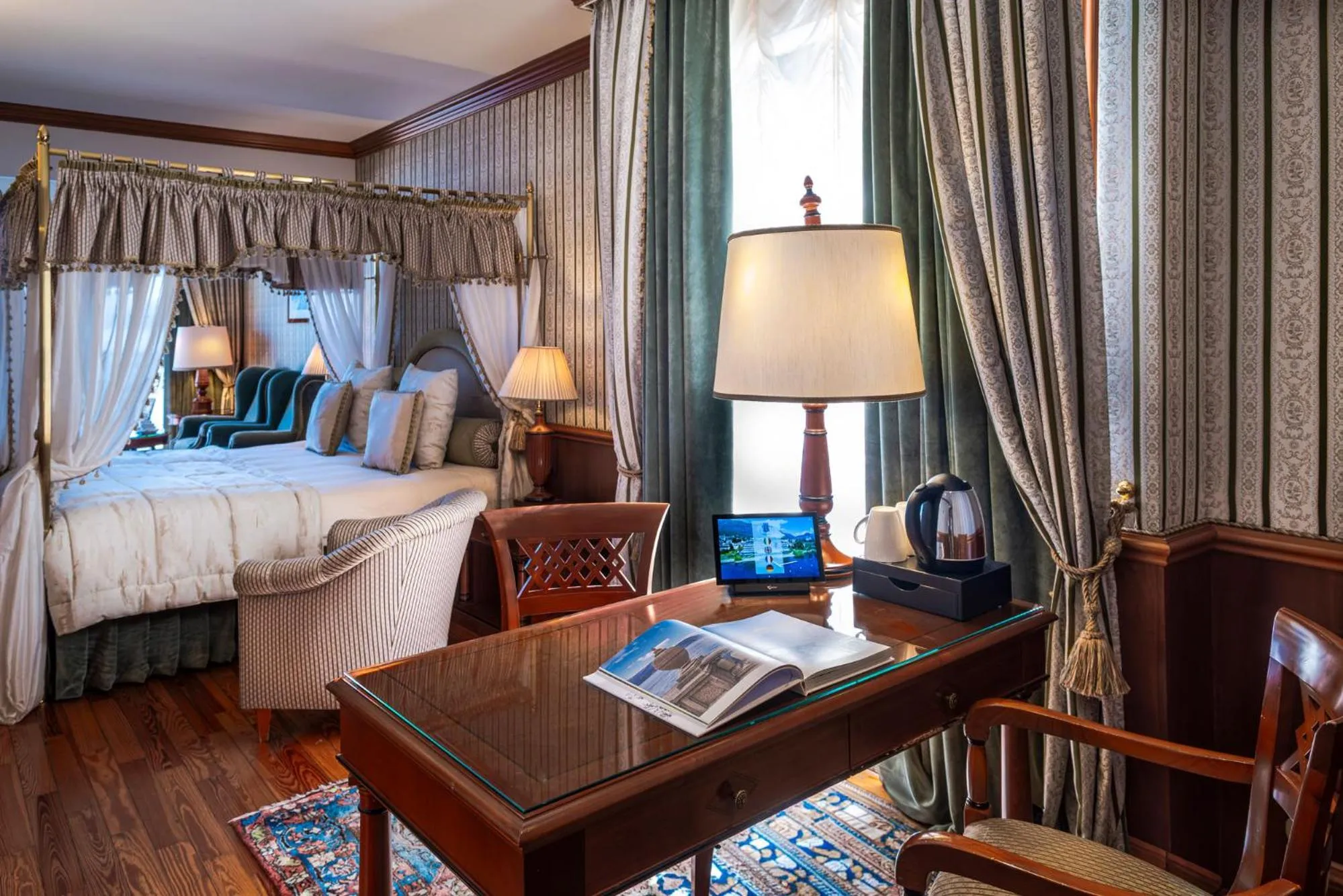 Bedroom, Bed in Grand Hotel Dino