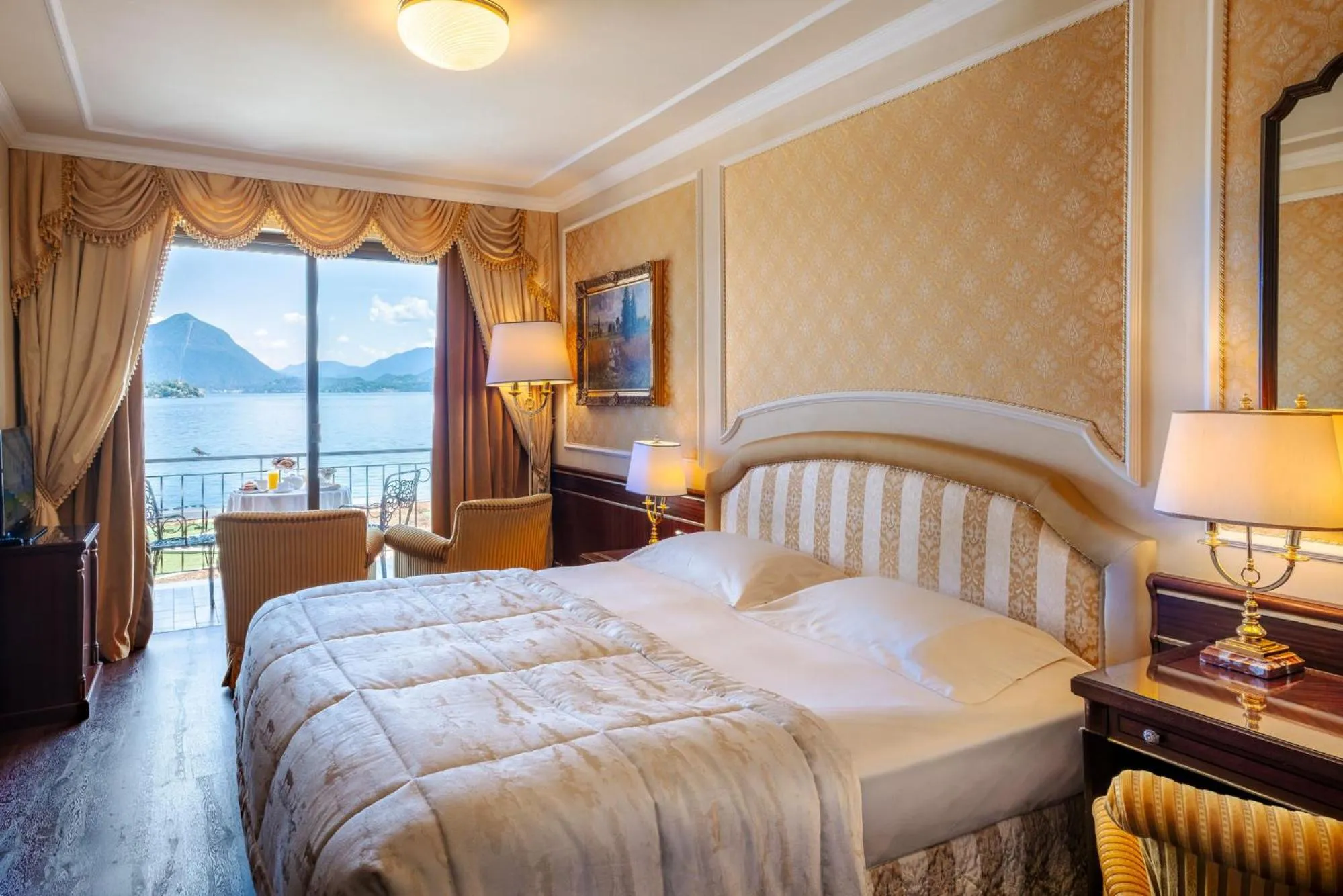 Bedroom, Bed in Grand Hotel Dino