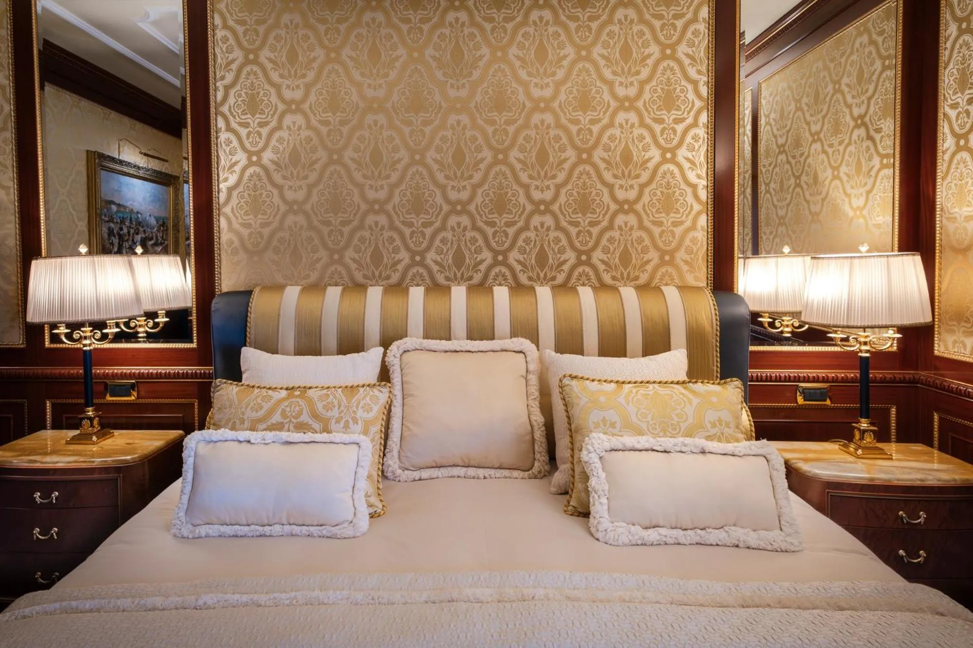 Bedroom, Bed in Grand Hotel Dino