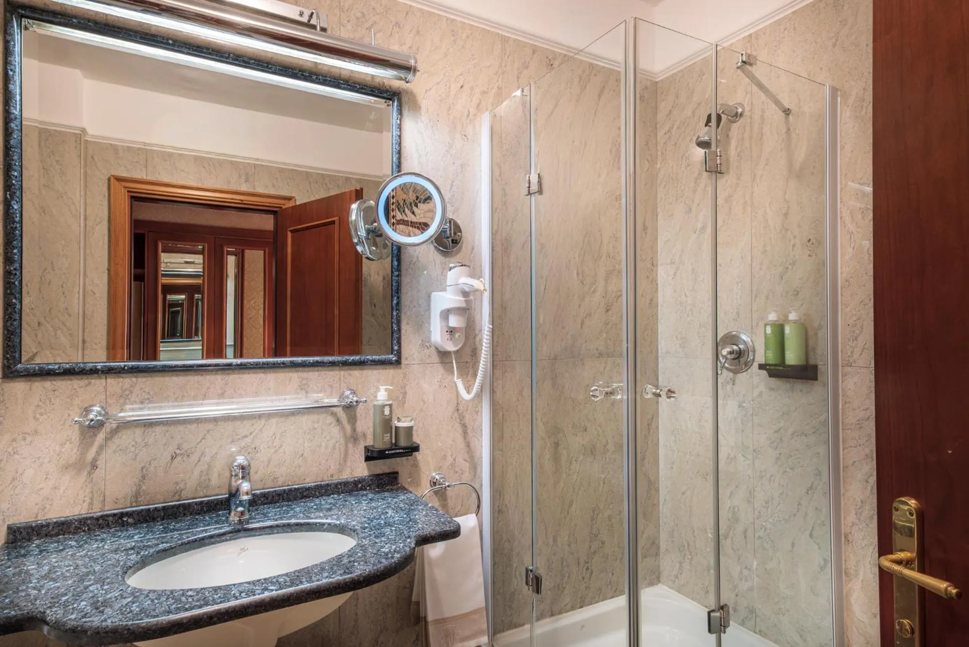 Bathroom in Grand Hotel Dino