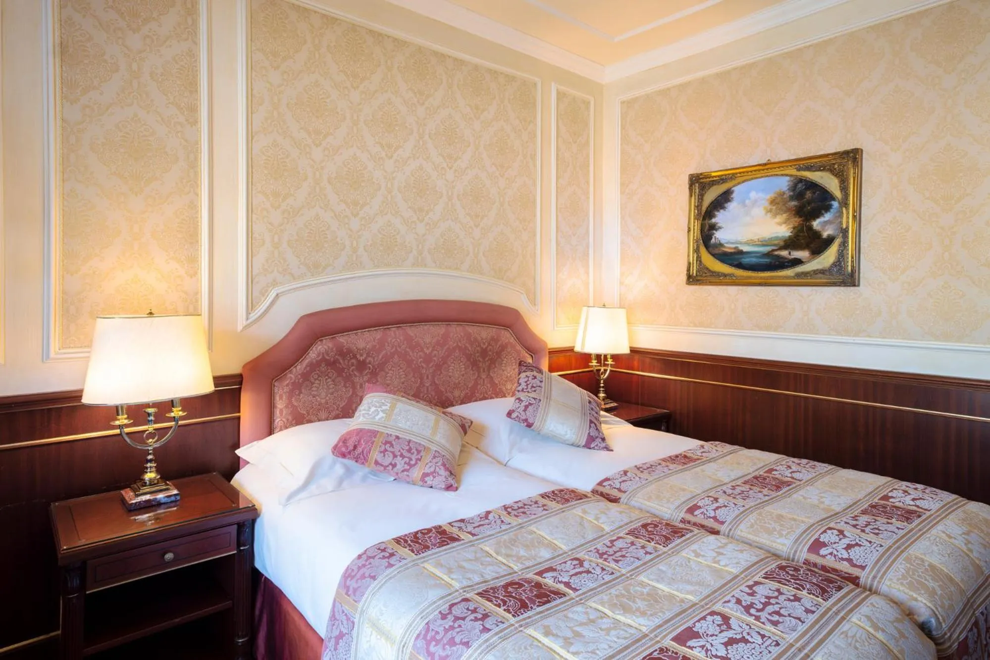 Bedroom, Bed in Grand Hotel Dino