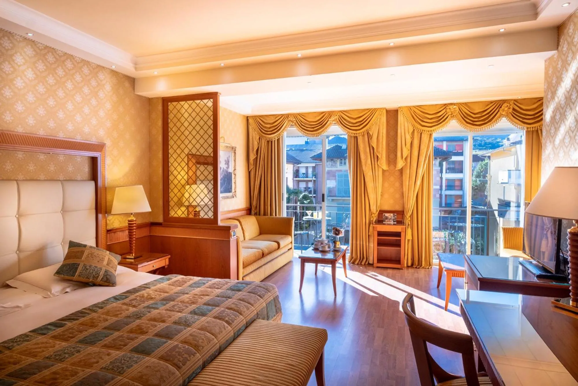 Bedroom, Bed in Grand Hotel Dino