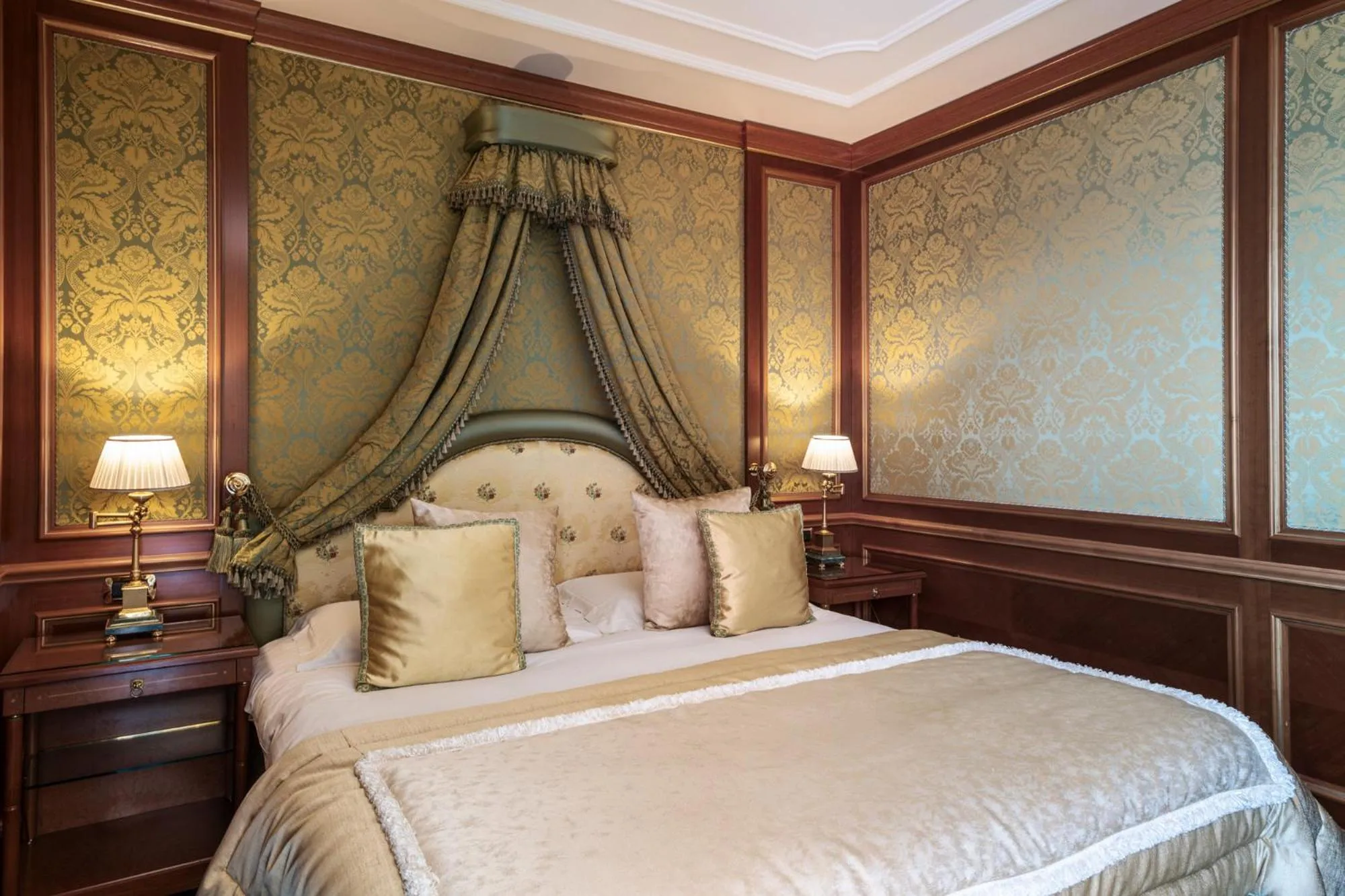 Bed in Grand Hotel Dino