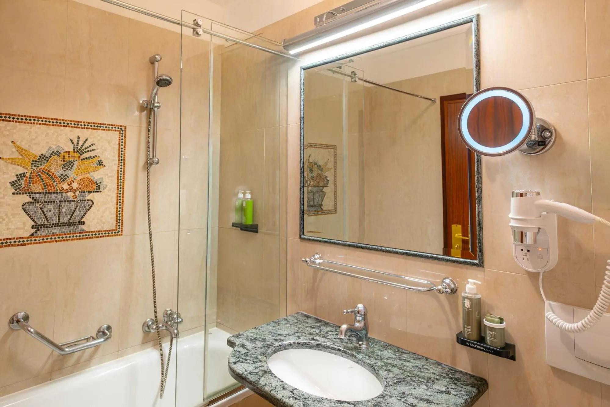 Bathroom in Grand Hotel Dino