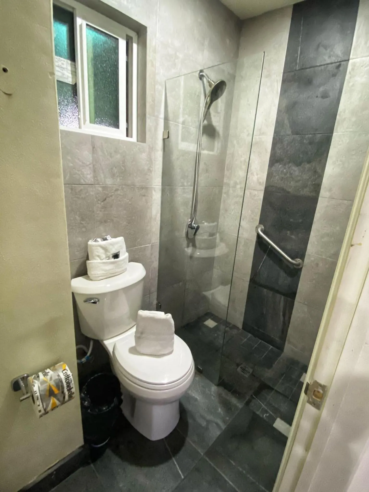 Bathroom in Motel Reno