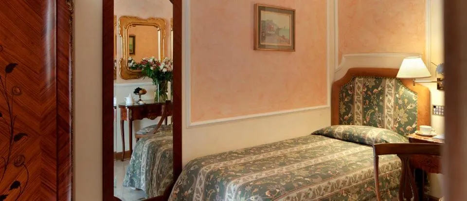 Bed in Hotel Simplon