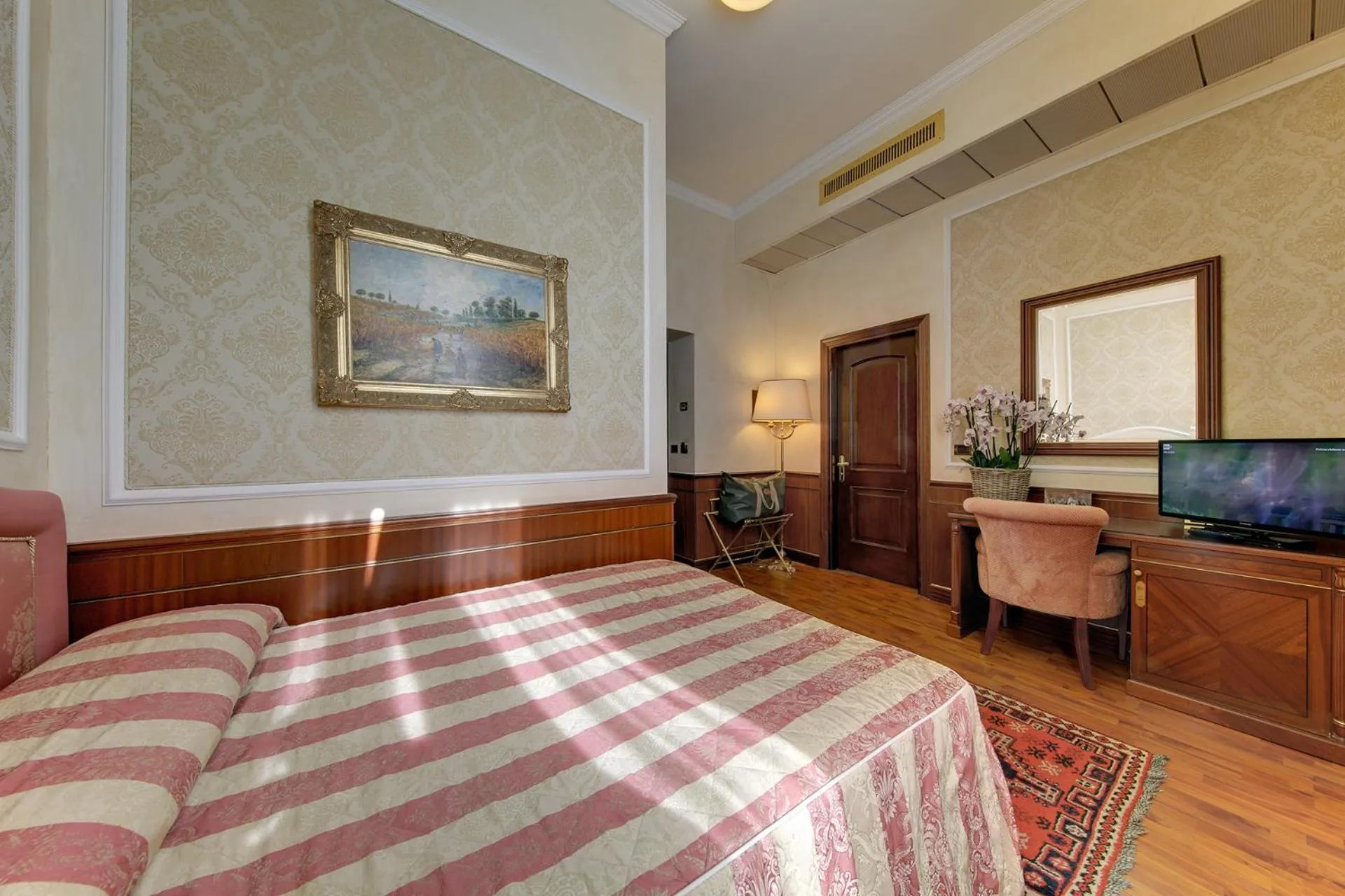 Bed in Hotel Simplon