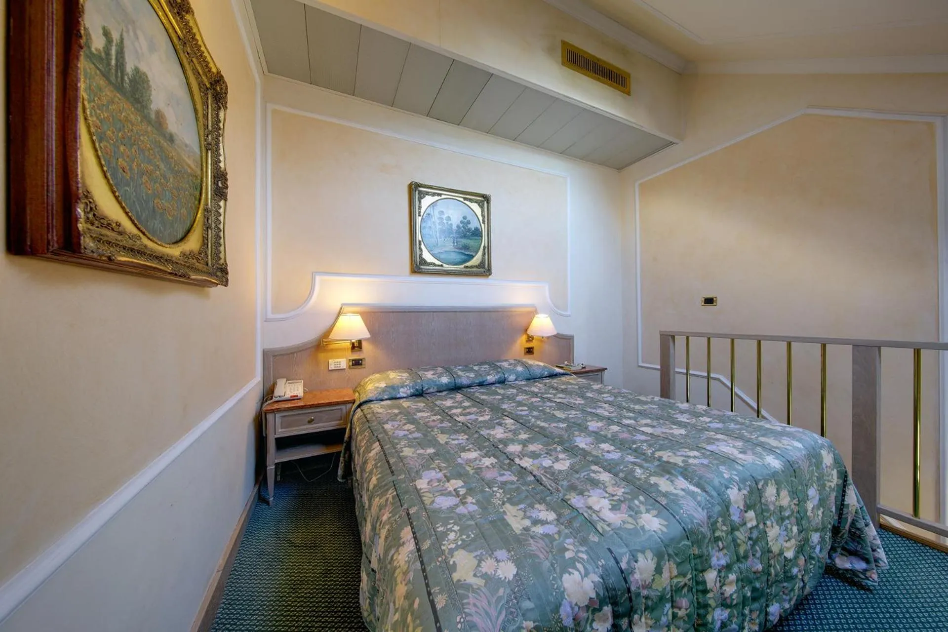 Bed in Hotel Simplon