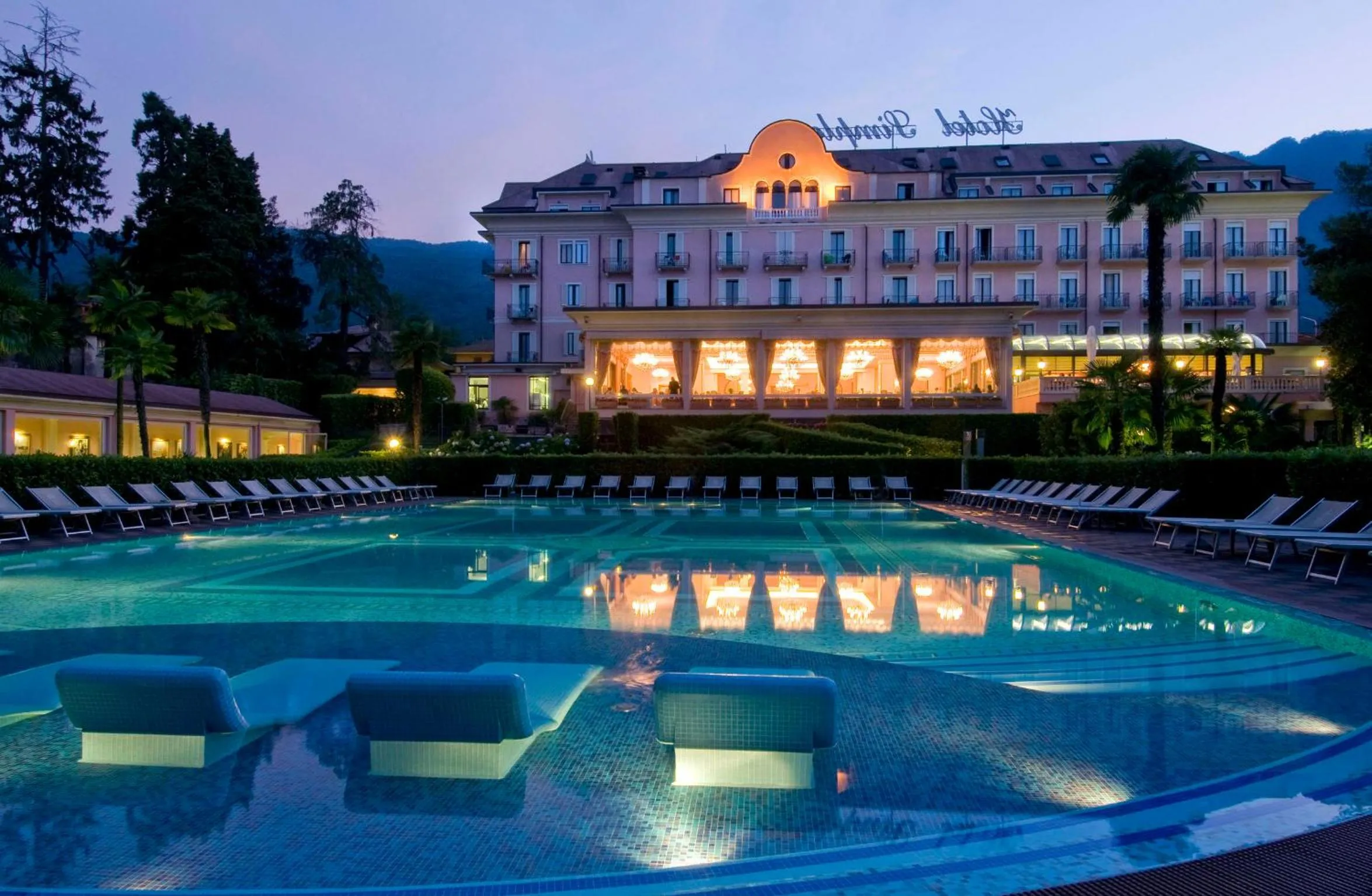 Swimming pool in Hotel Simplon