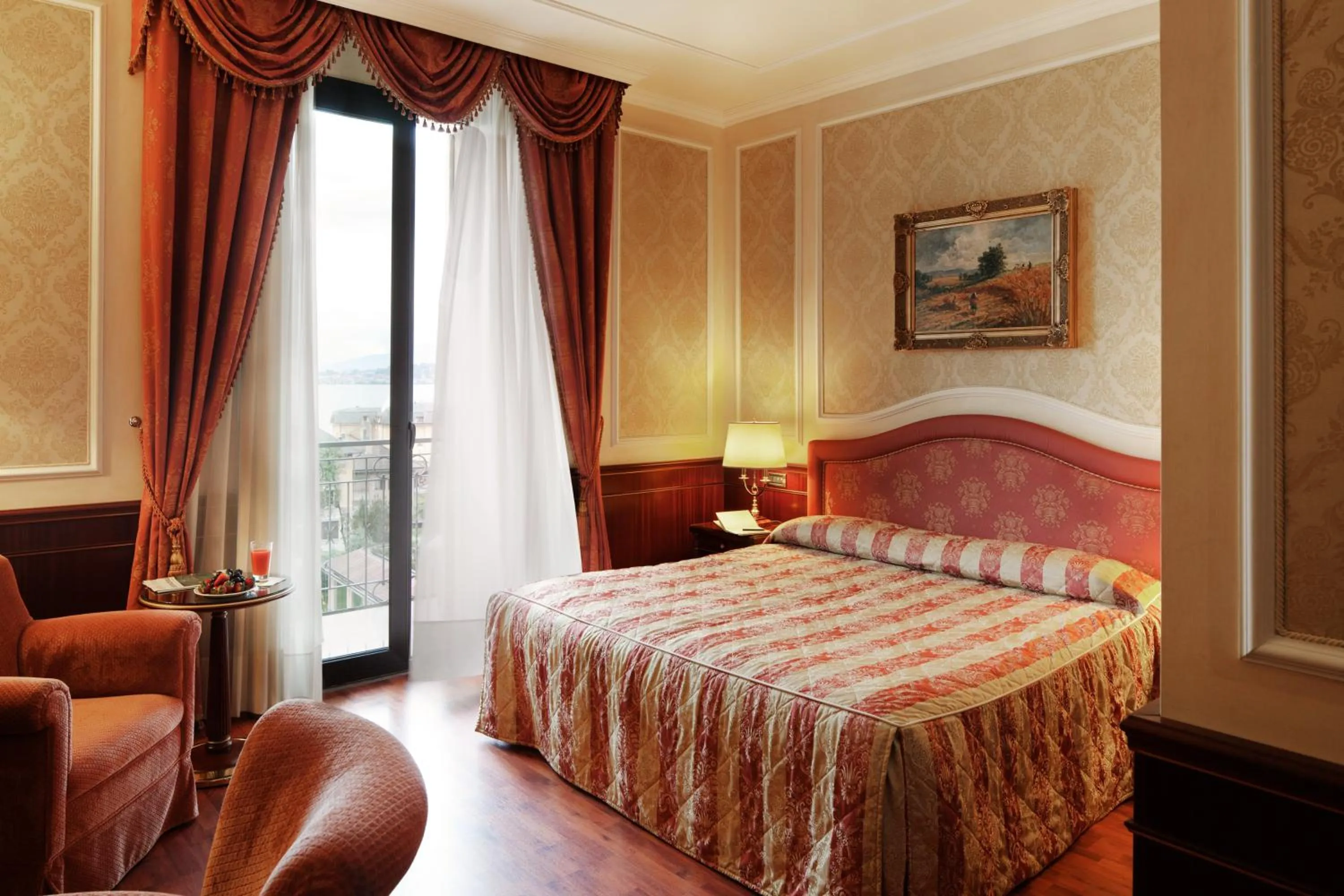 Photo of the whole room, Bed in Hotel Simplon