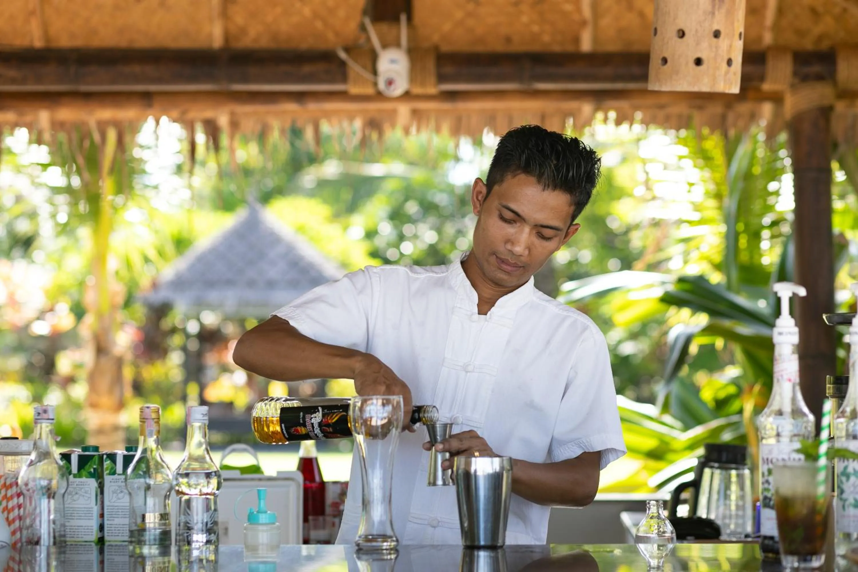 Lounge or bar in King's Garden Resort - SHA Plus