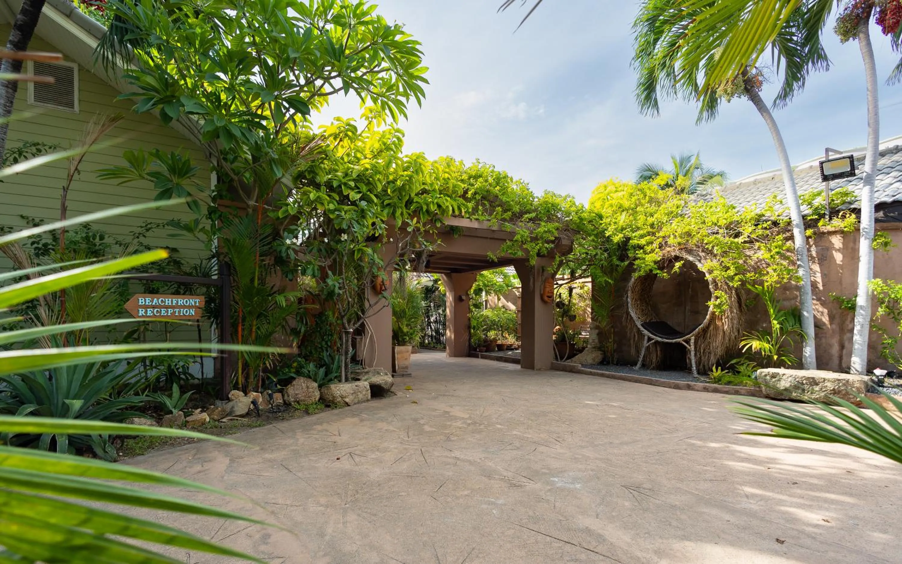 Facade/entrance in King's Garden Resort - SHA Plus