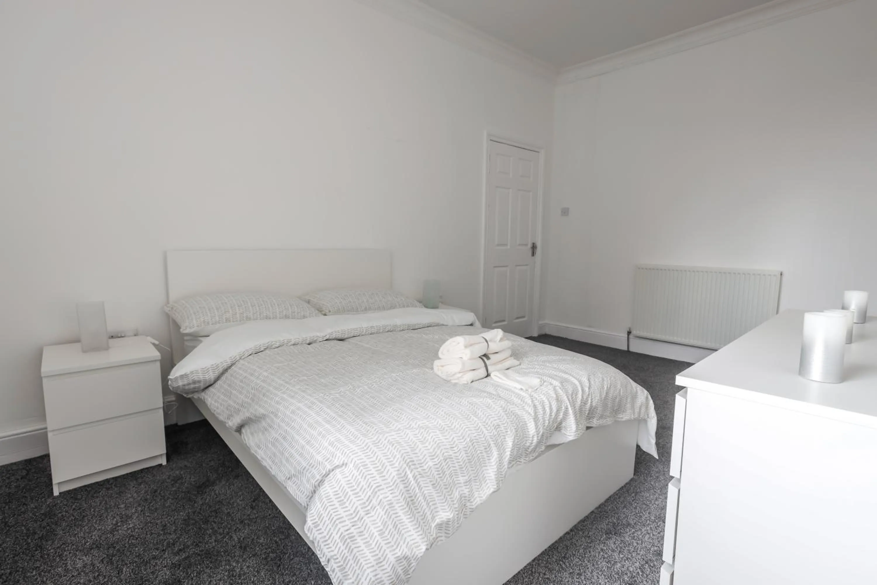 Bedroom in Spacious 4 Bed House in Birmingham, Suitable for Contractors