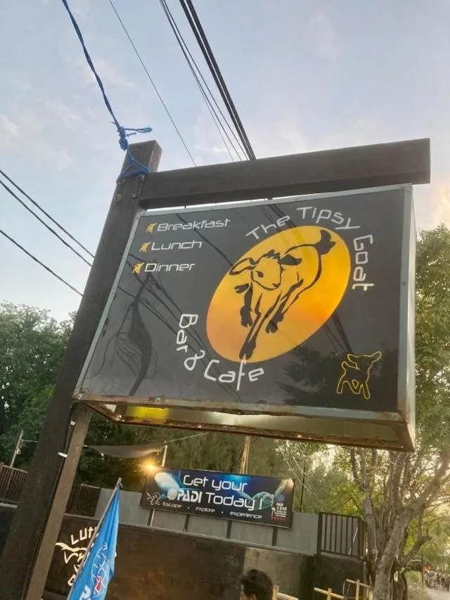 Restaurant/places to eat in Lutwala Bungalows and Private Villa