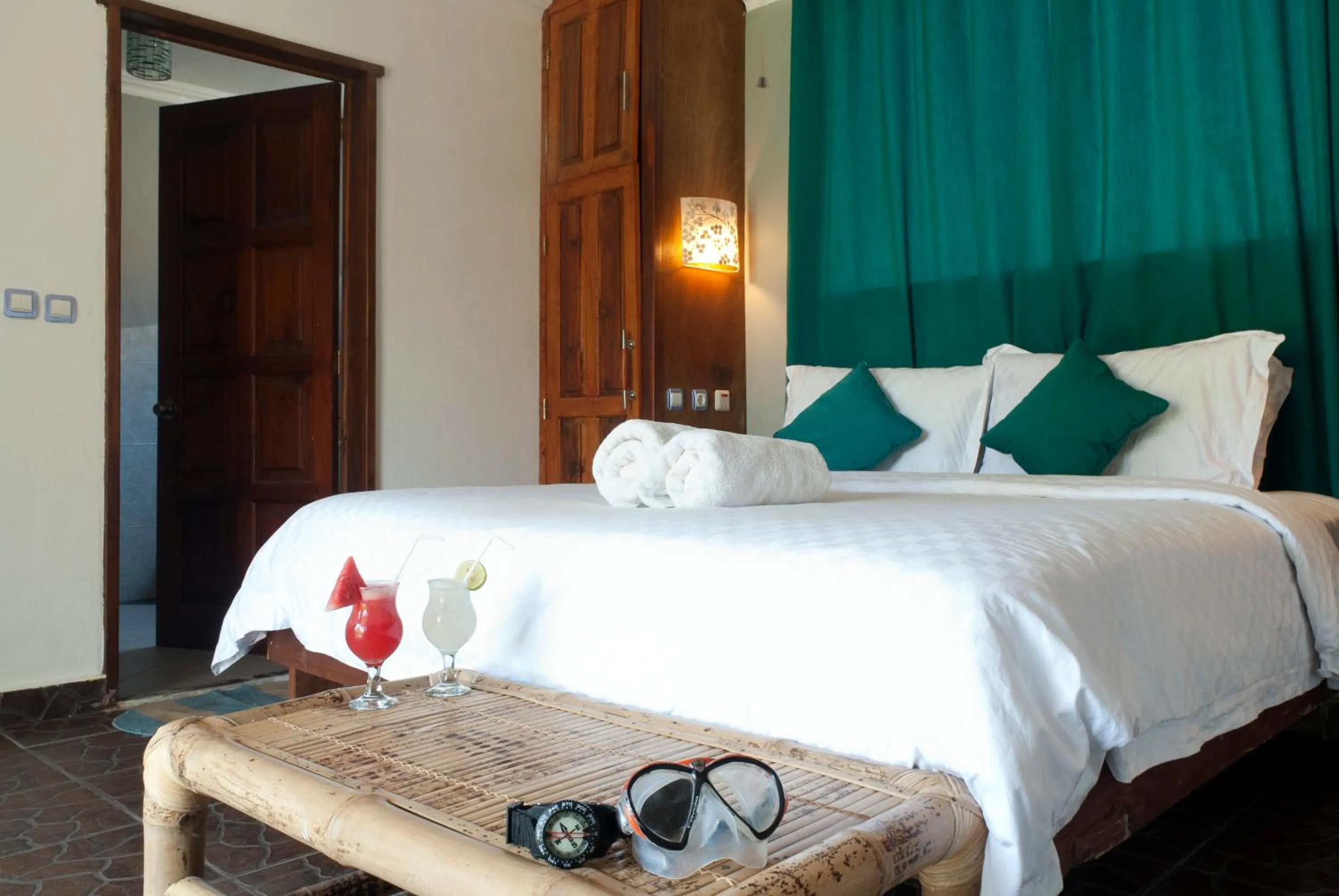 Bed in Lutwala Bungalows and Private Villa