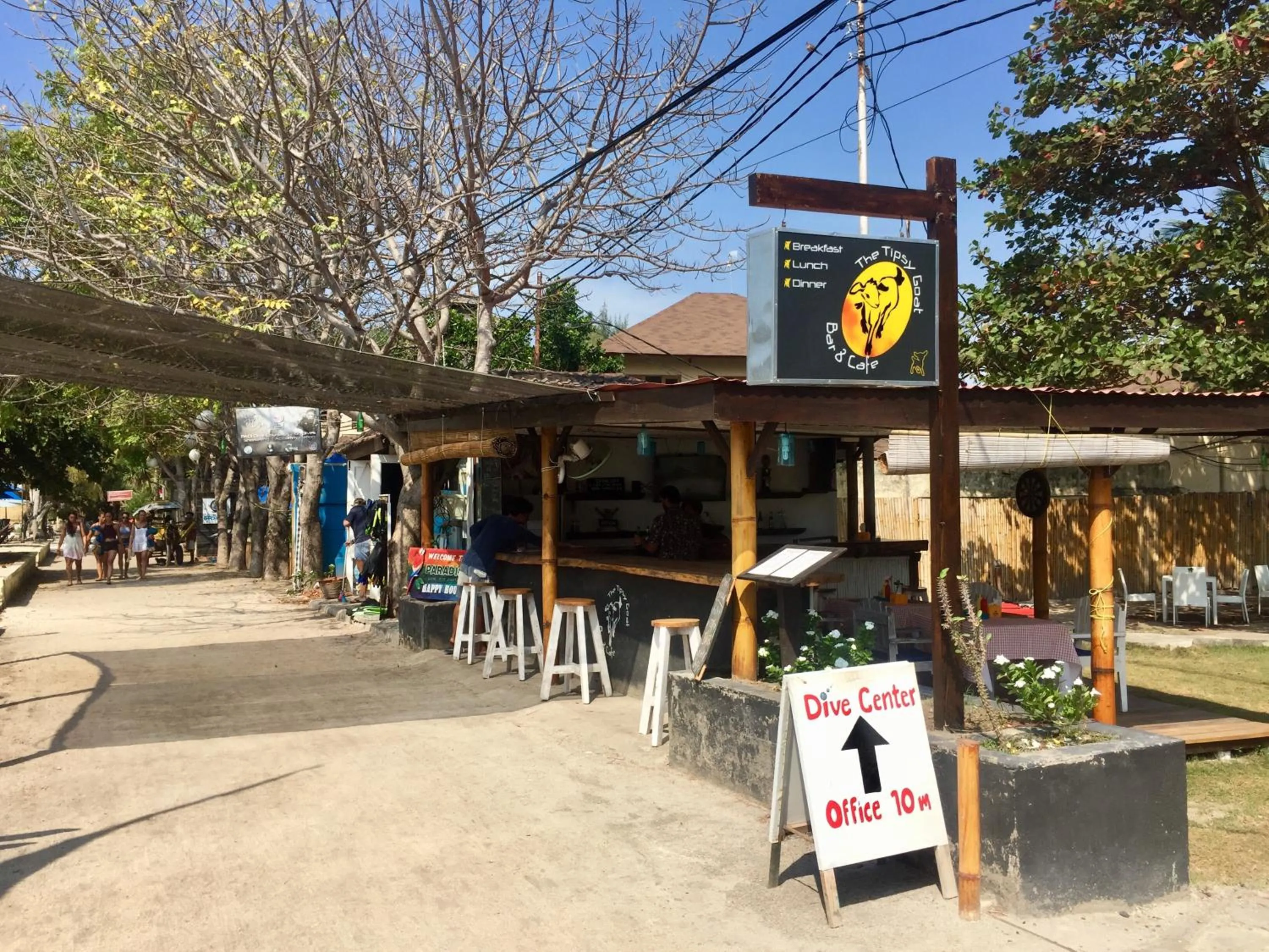 Restaurant/places to eat in Lutwala Bungalows and Private Villa