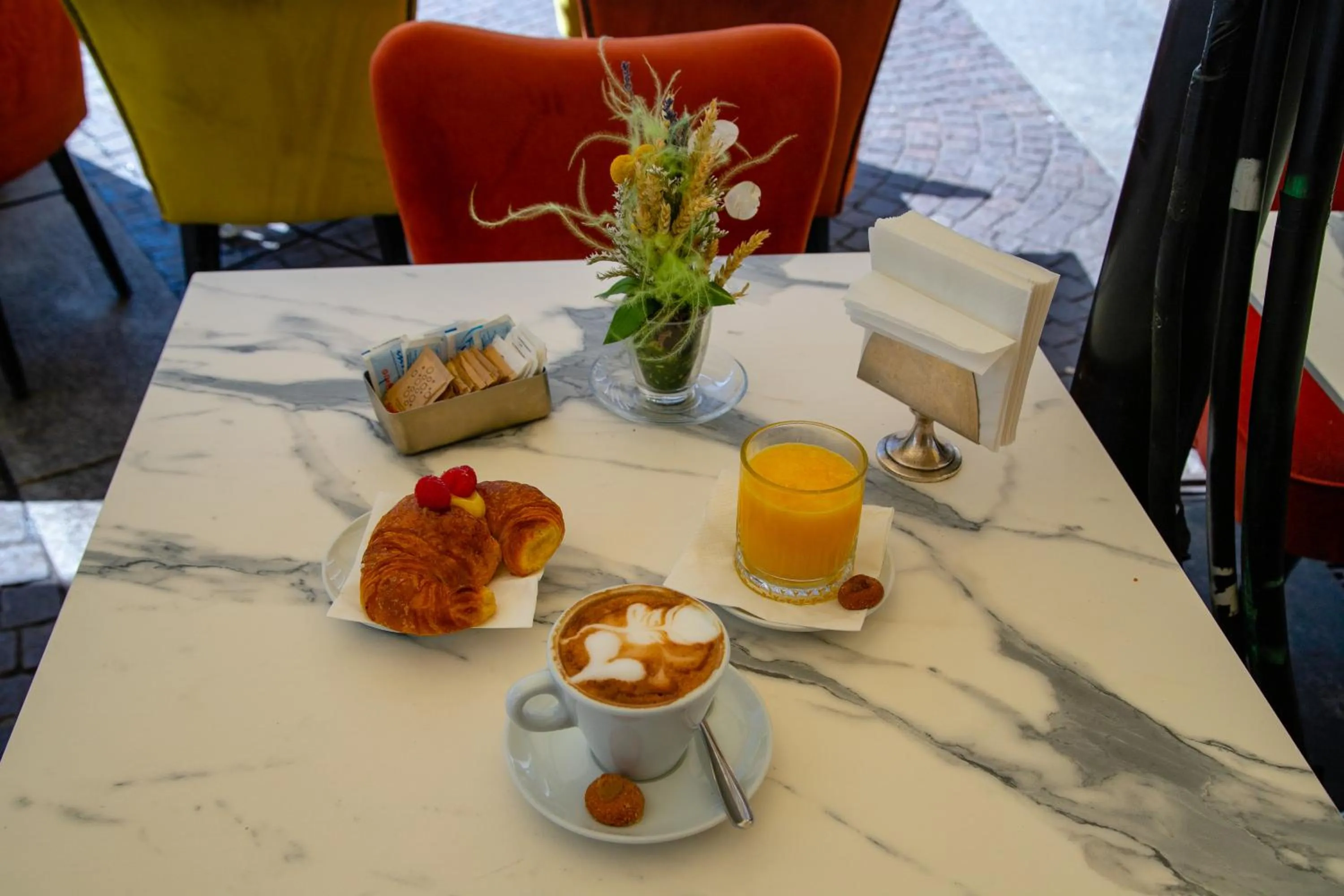Italian breakfast in AH - Duomo Essence
