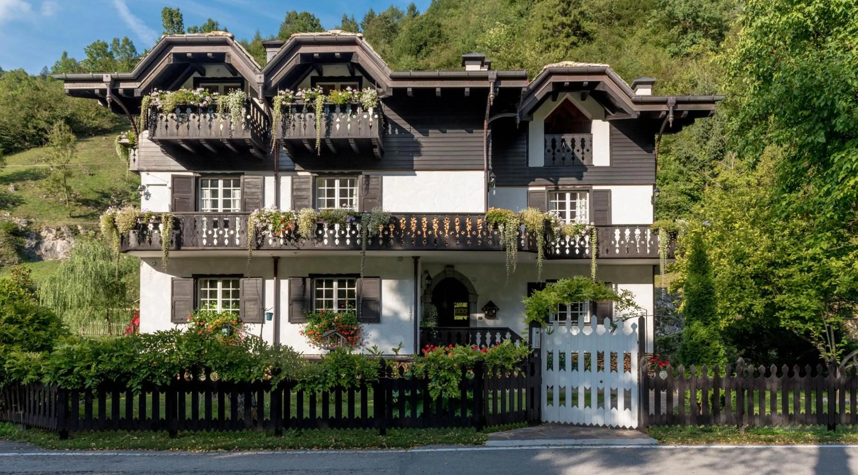 Property building in Good Life Hotel Garden - Private Spa and Pool