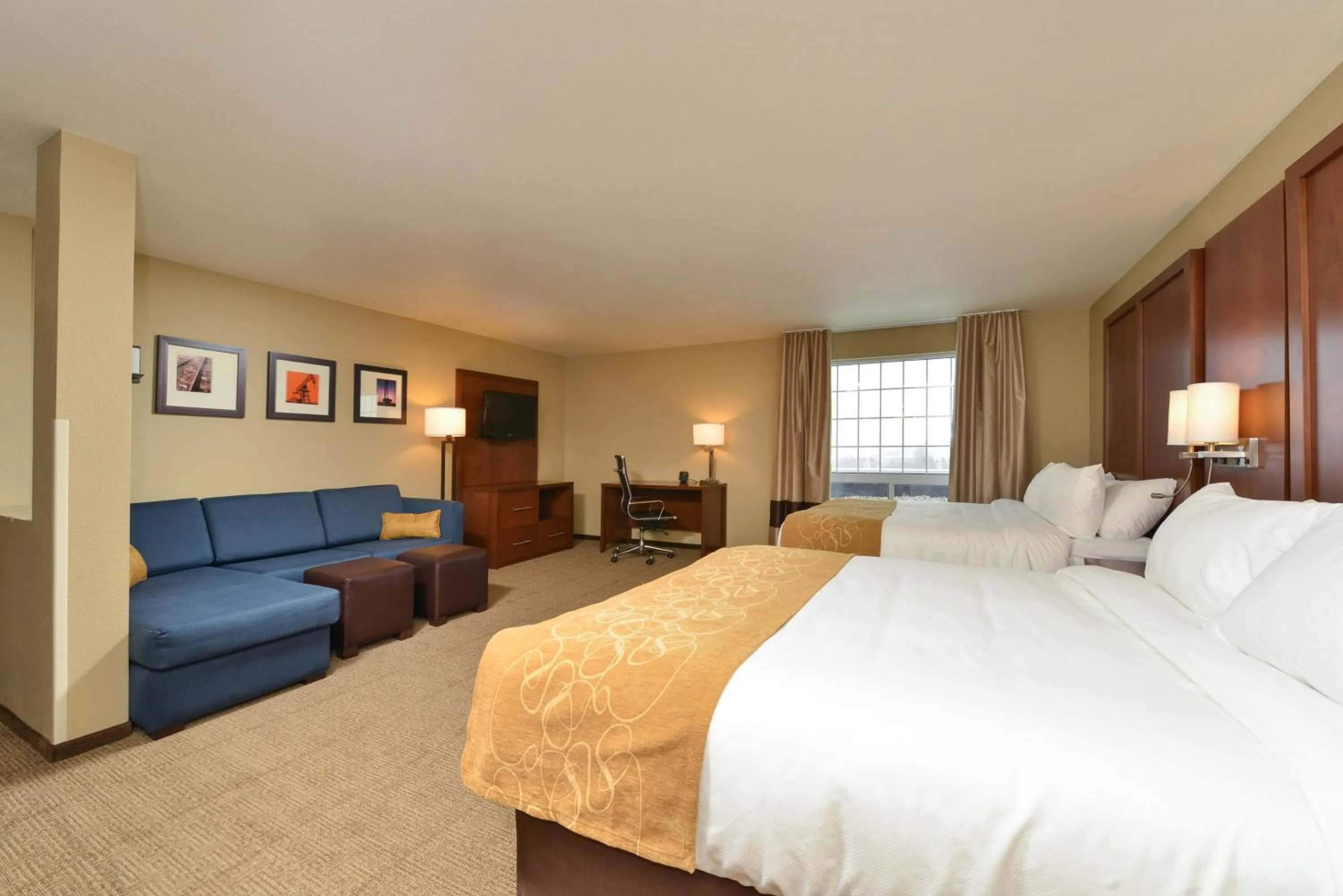 Bed in Comfort Suites Minot South