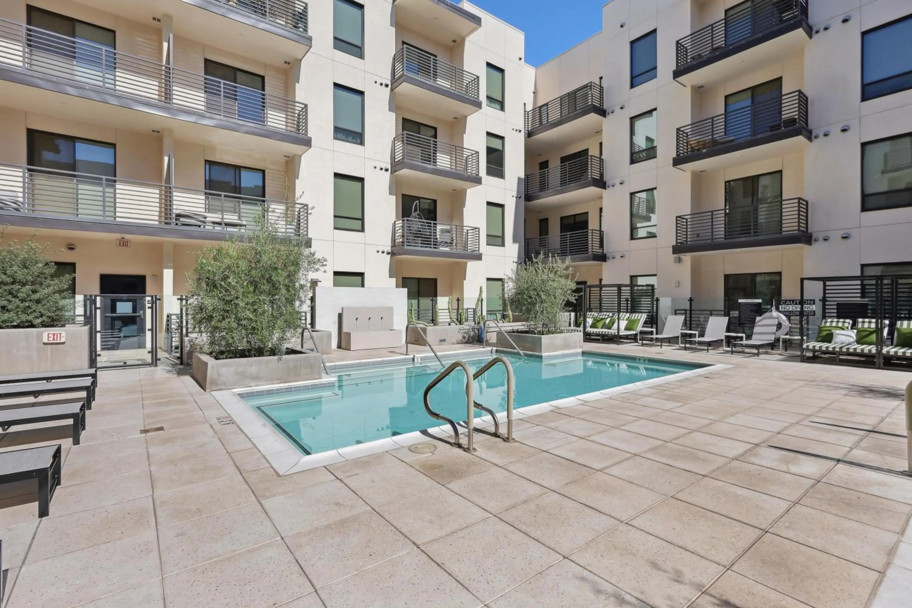 Swimming pool in Sentral Old Town