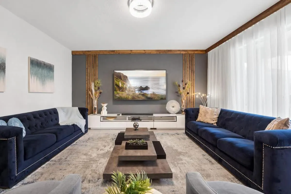 Sophisticated 6BR at Storey Lake SL2766