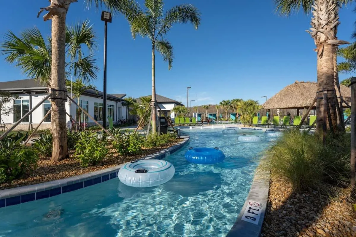 Sophisticated 6BR at Storey Lake SL2766