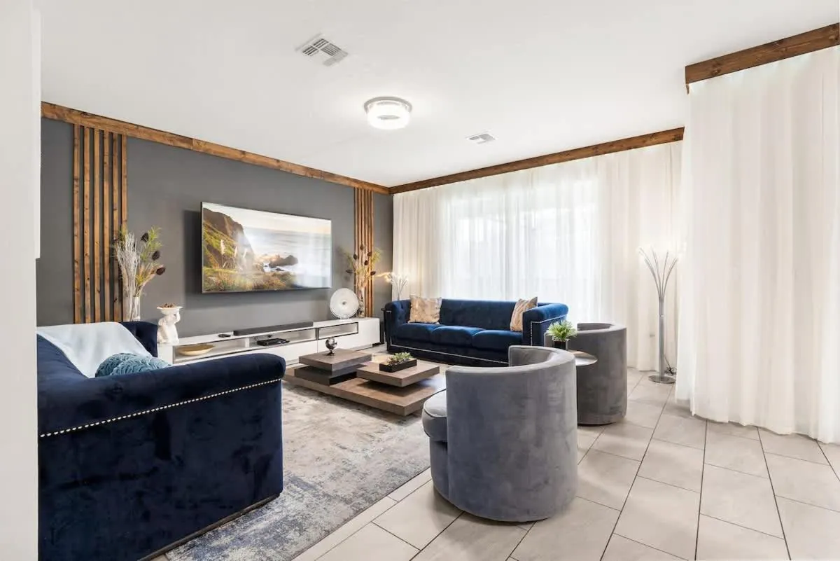 Sophisticated 6BR at Storey Lake SL2766