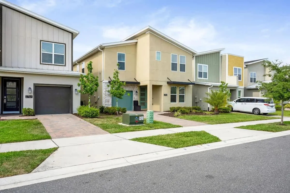 Sophisticated 6BR at Storey Lake SL2766