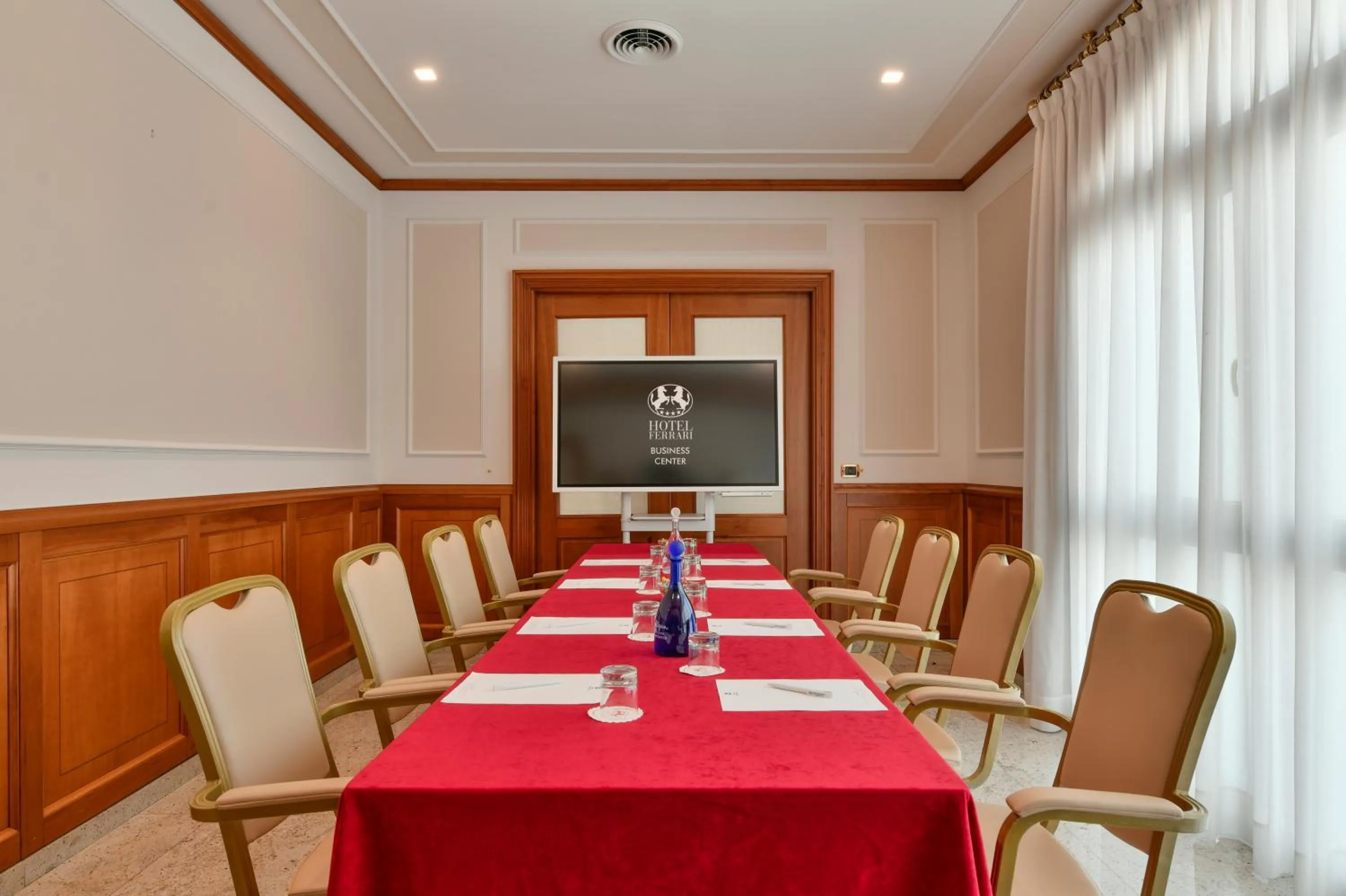 Business facilities in Best Western Hotel Ferrari