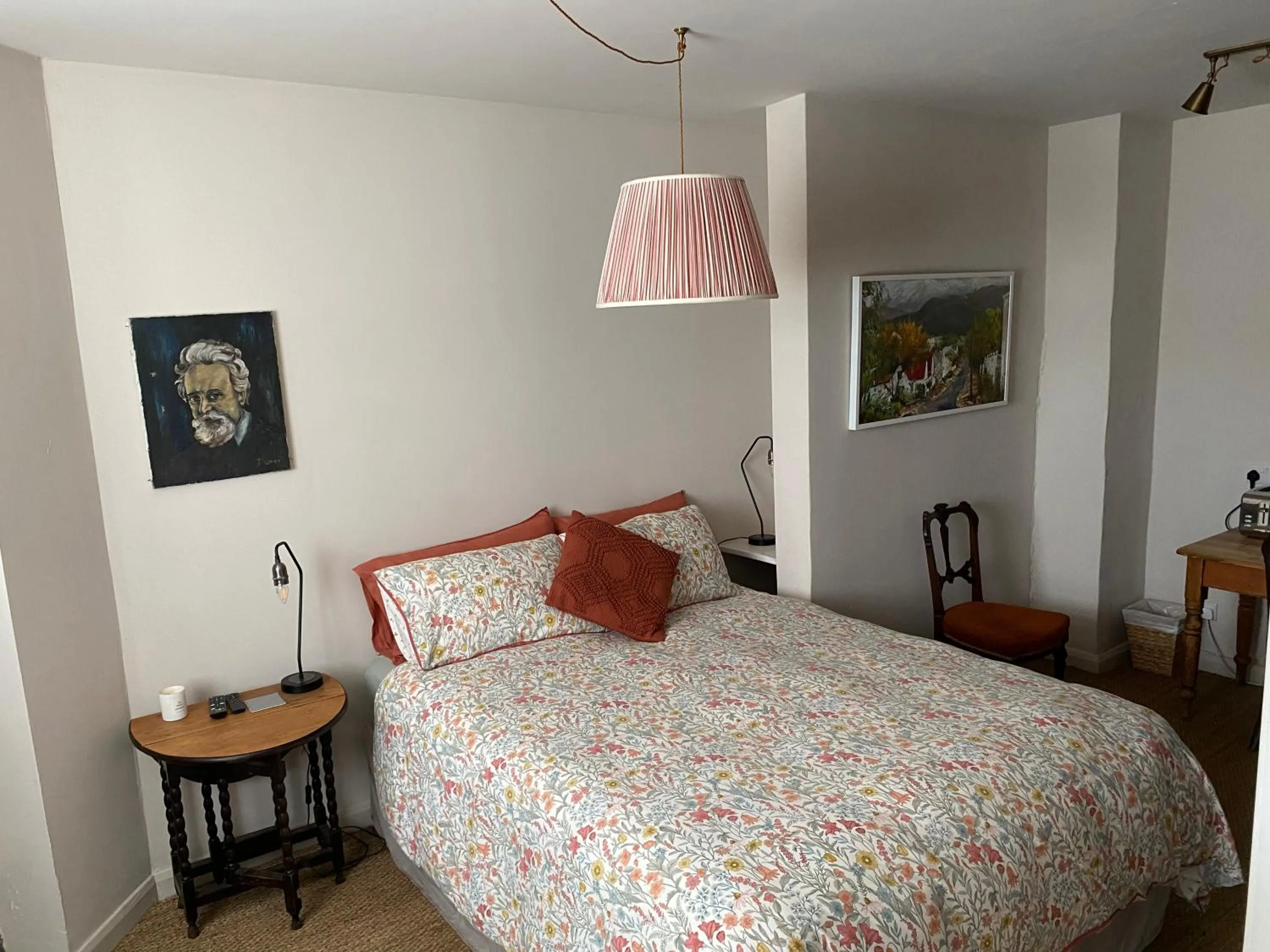 Bed in Six on Castle