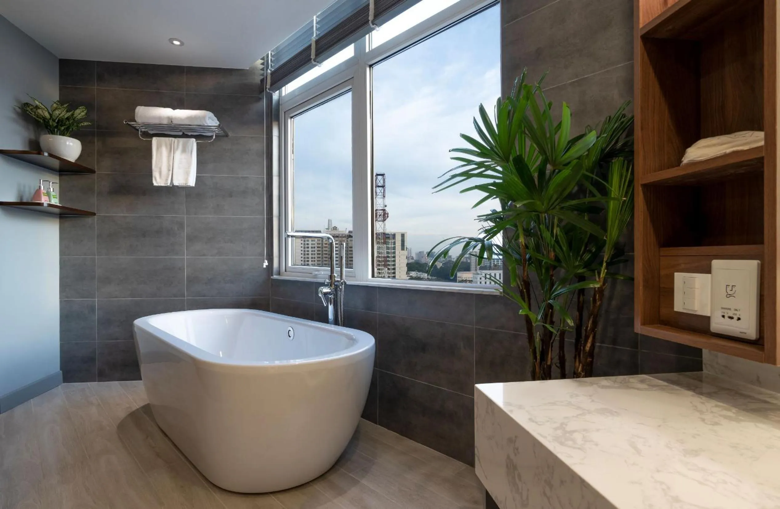 Bath in ÊMM Hotel Saigon