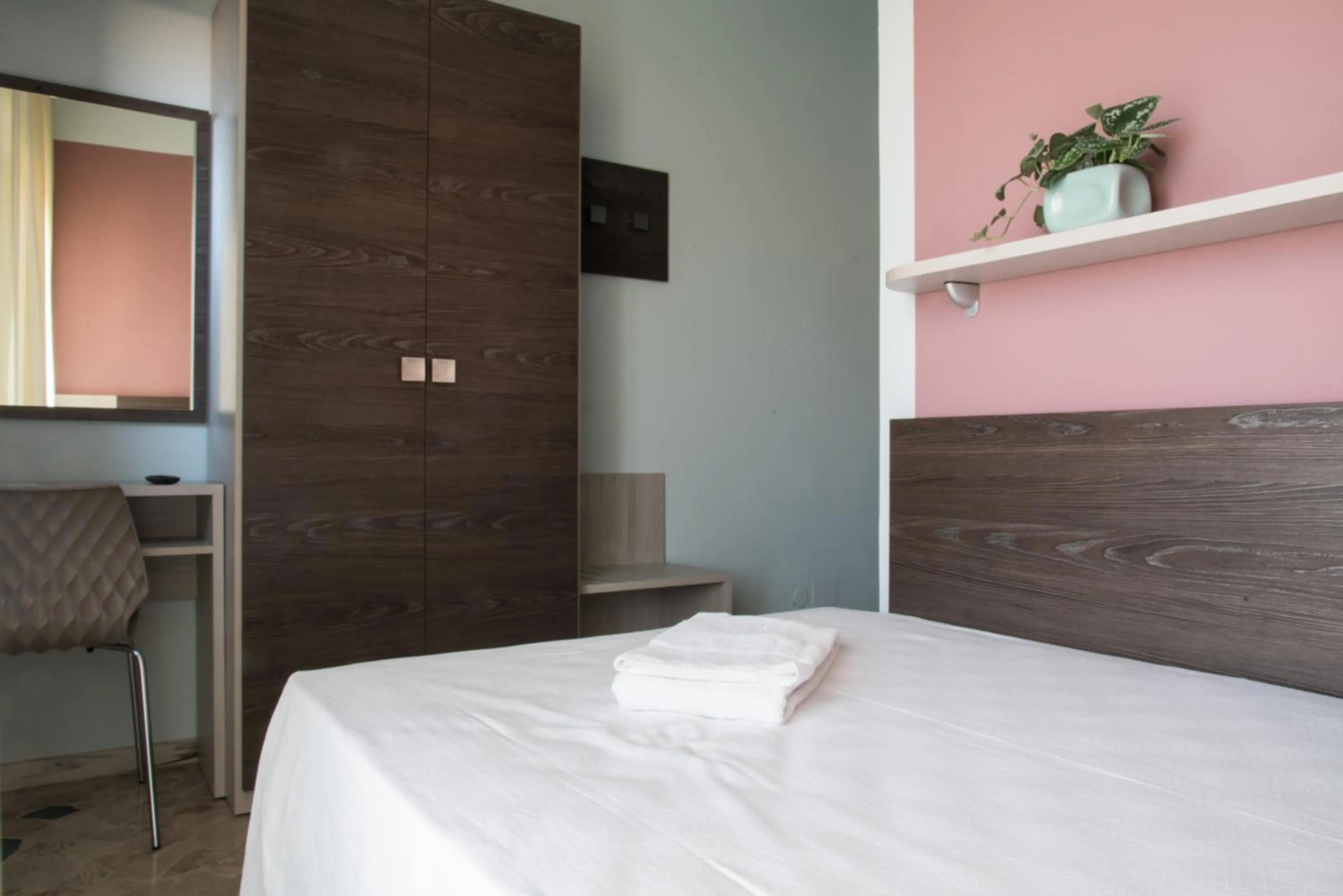 Photo of the whole room, Bed in Hotel Mirage