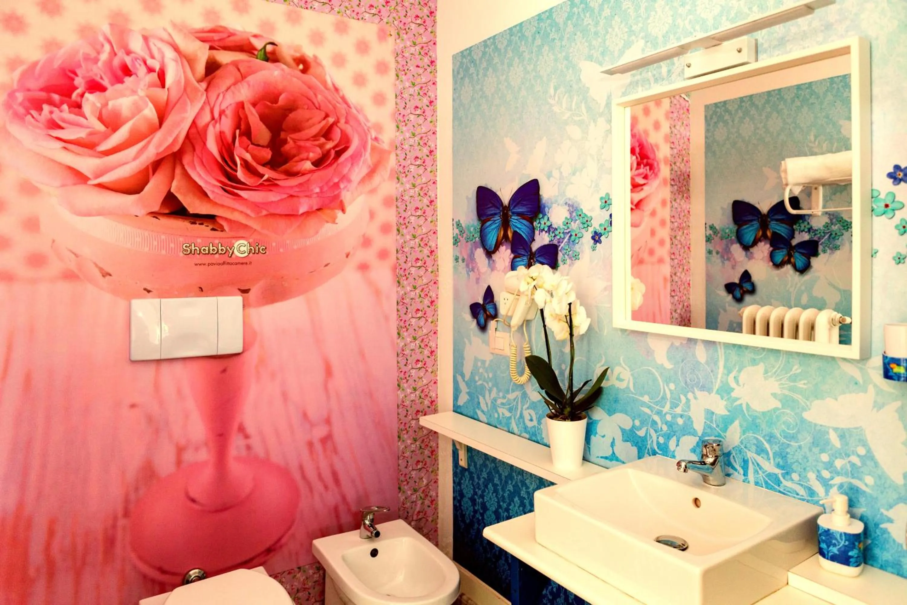 Bathroom in Affittacamere Pavia