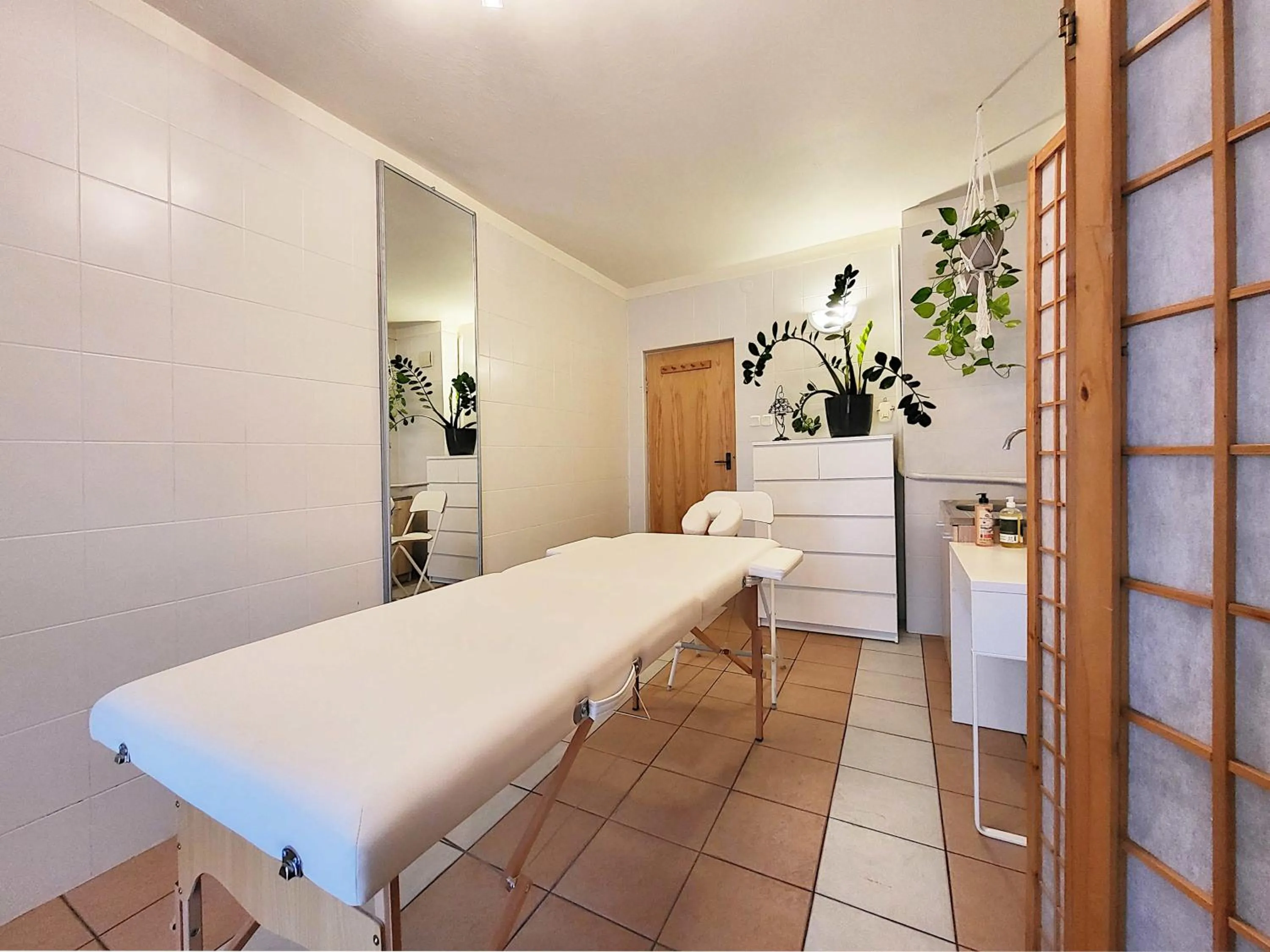 Massage, Bathroom in HUSARSKA 60