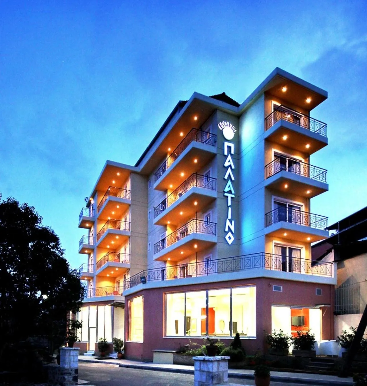 Facade/entrance in Palatino Rooms & Apartments