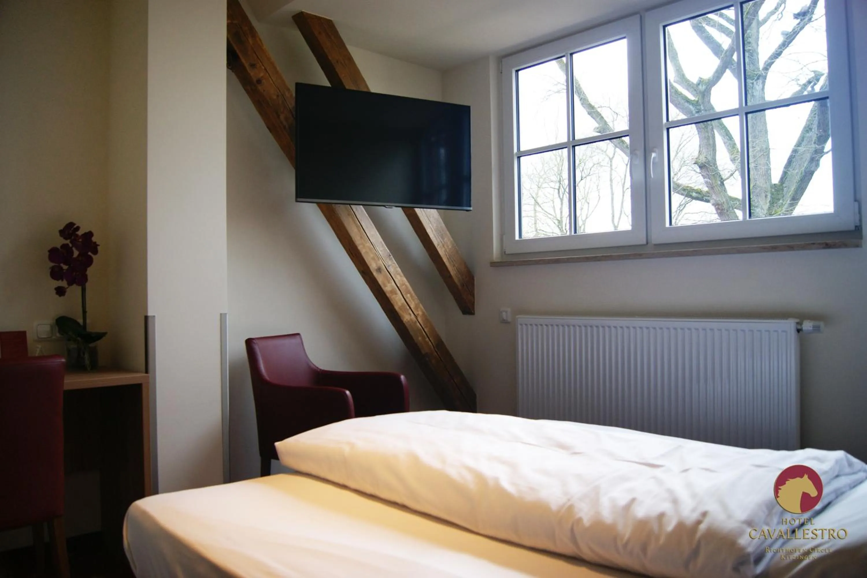 Text overlay, Bed in Cavallestro Classic