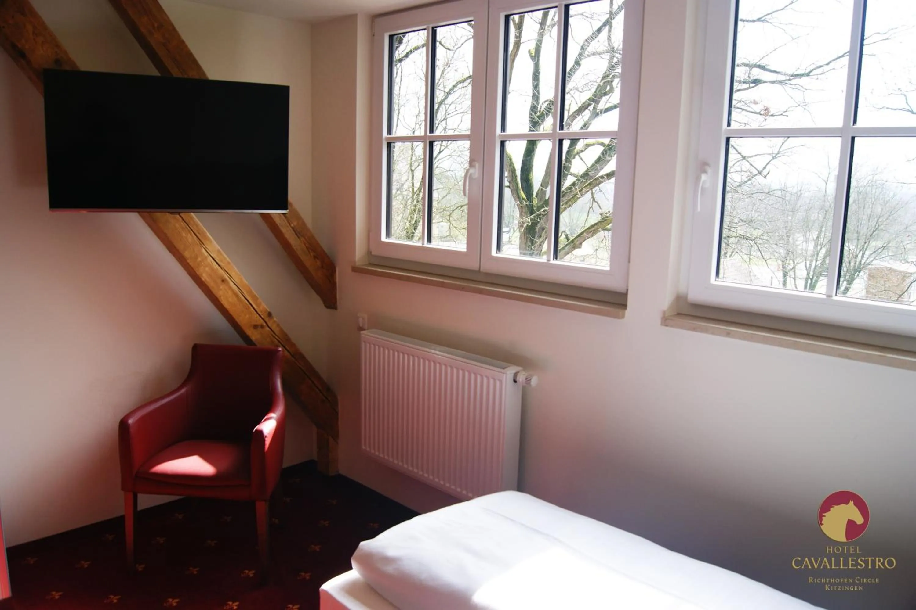 Text overlay, Bed in Cavallestro Classic