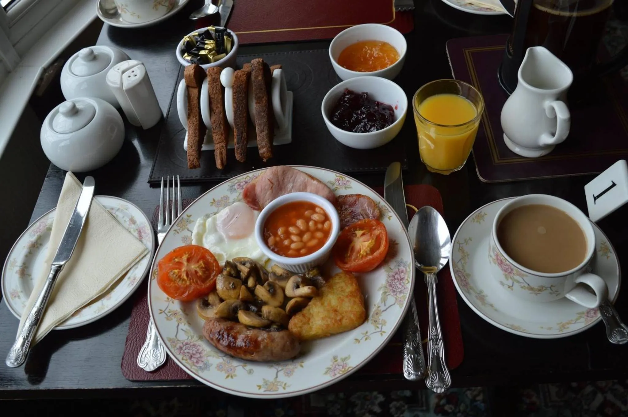 Breakfast in Burleigh House