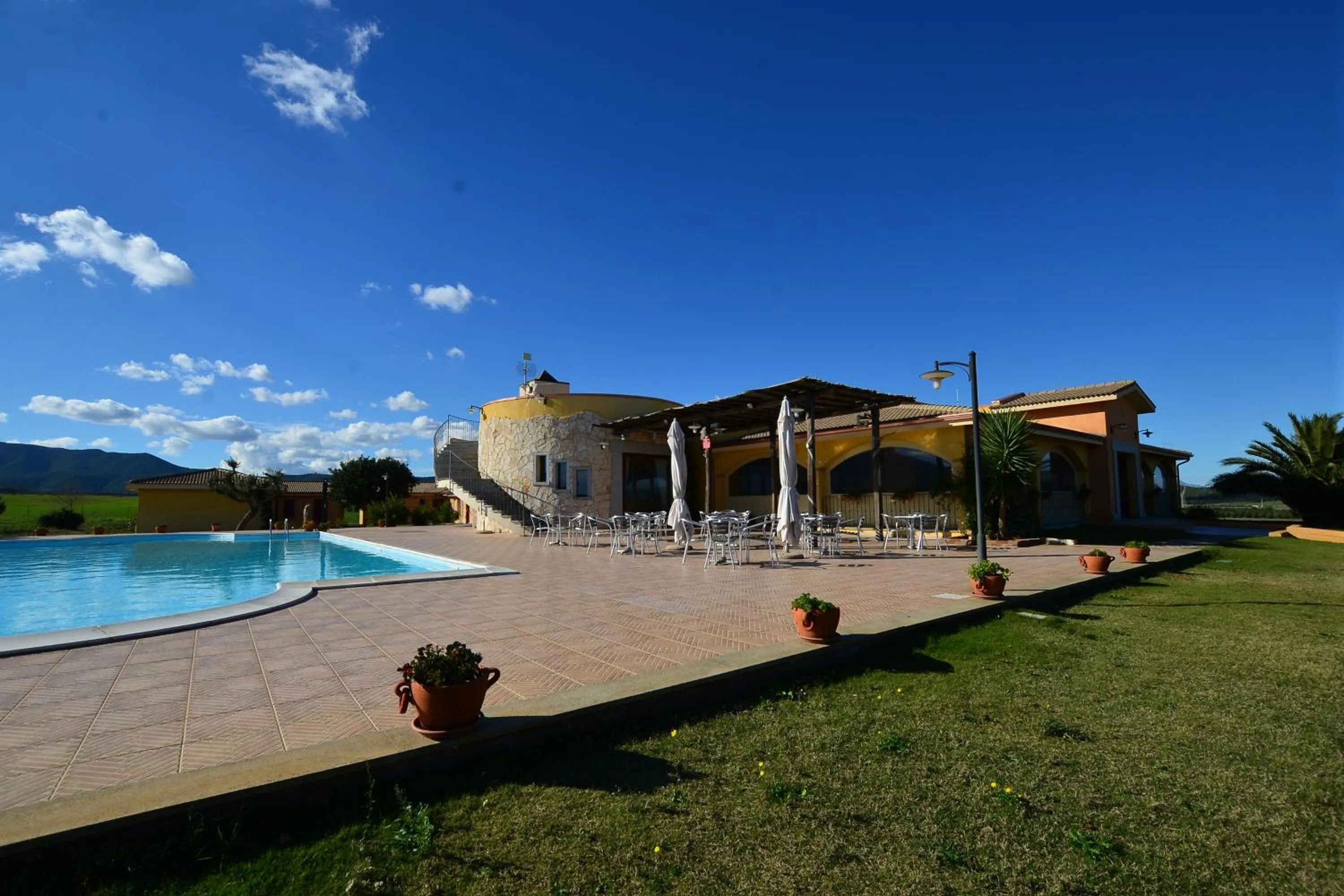 Swimming pool in Albergo Ristorante Pizzeria Monte Arcosu