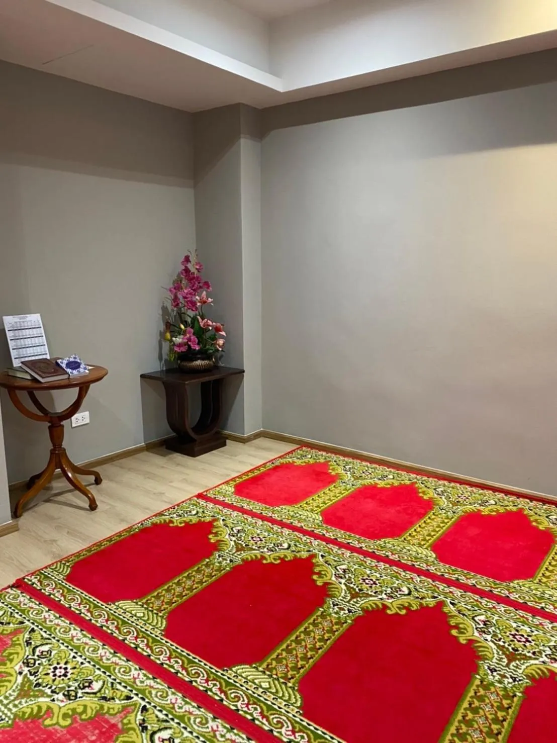 Place of worship, Bed in Almas Hotel Bangkok