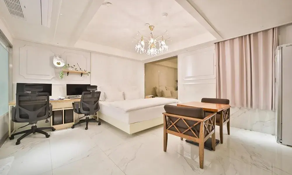 Suite Couple Gaming Room with Breakfast in Daegu February Hotel DongdaeguStation Suite Couple Gaming Room with Breakfast in Daegu February Hotel DongdaeguStation