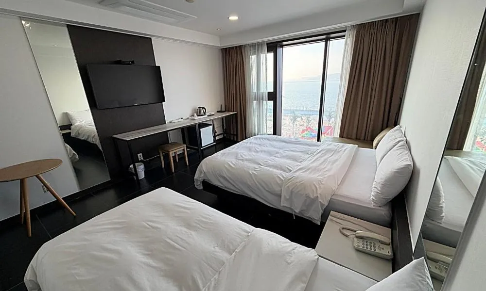 Bed in Wolmido Premiers Hotel