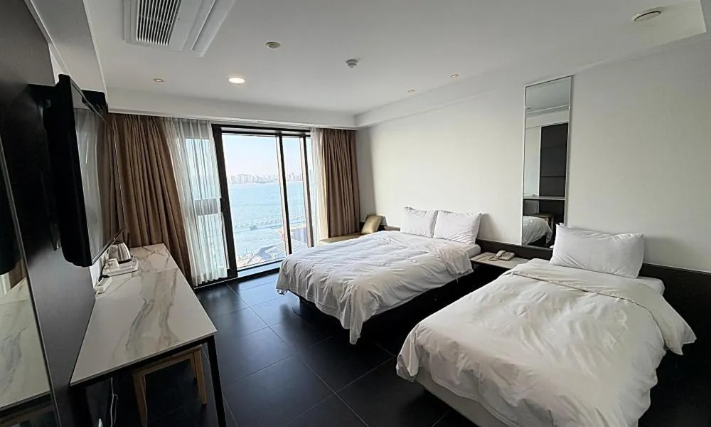 Bed in Wolmido Premiers Hotel