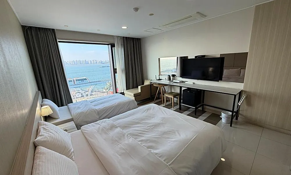 Bed in Wolmido Premiers Hotel