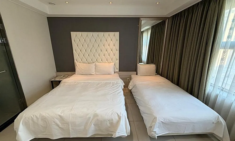 Bed in Wolmido Premiers Hotel